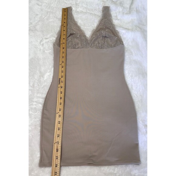Yummie Tummie Women's Champagne Seamless Lace Top Full Slip Shapewear Sz M - Picture 1 of 12